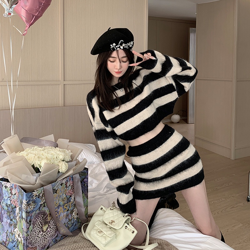 Suxi ฤดูใบไม้ร่วง / ฤดูหนาว วินเทจ ลายทาง เสื้อถัก ใหม่ คอกลม แขนยาว เสื้อกันหนาวผู้หญิง + กระโปรงมินิ 2 ชิ้น ชุด