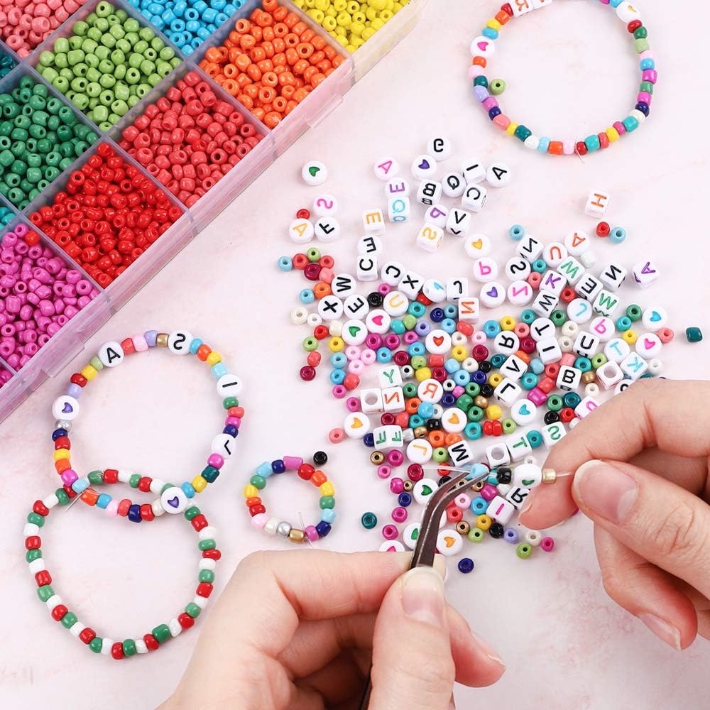 พร้อมส่ง ลูกปัดเม็ดทราย DIY พร้อมกล่อง 15 สีขนาด 4mm อุปกรณ์พร้อมทำครบชุด ร้อยสร้อยข้อมือลูกปัดแหวนเองอินเทอร์เฟซแฟชั่น