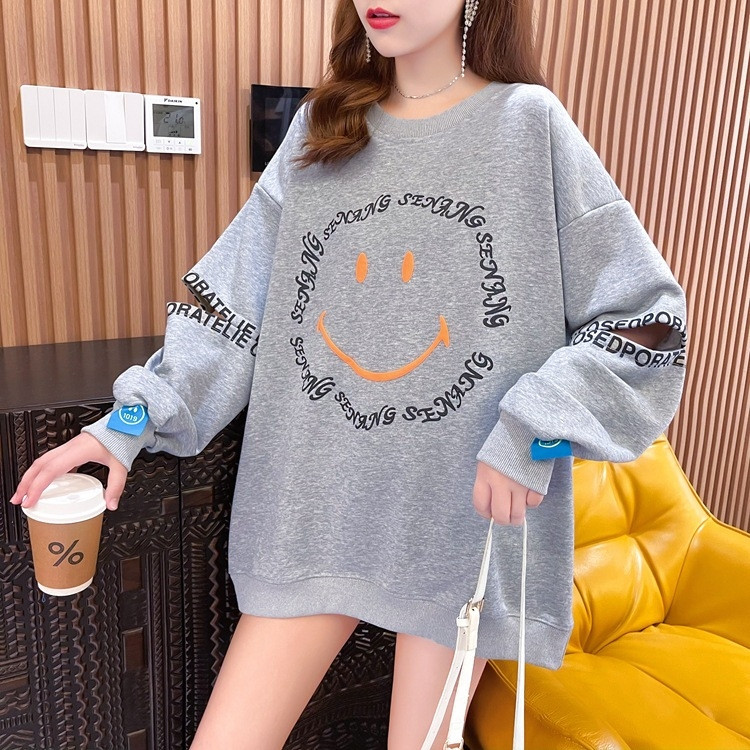 เสื้อแขนยาวคอกลม Oversize พิมพ์ลายยิ้ม แขนเหว้า ผ้าคอตตอล พร้อมส่งในไทย B34