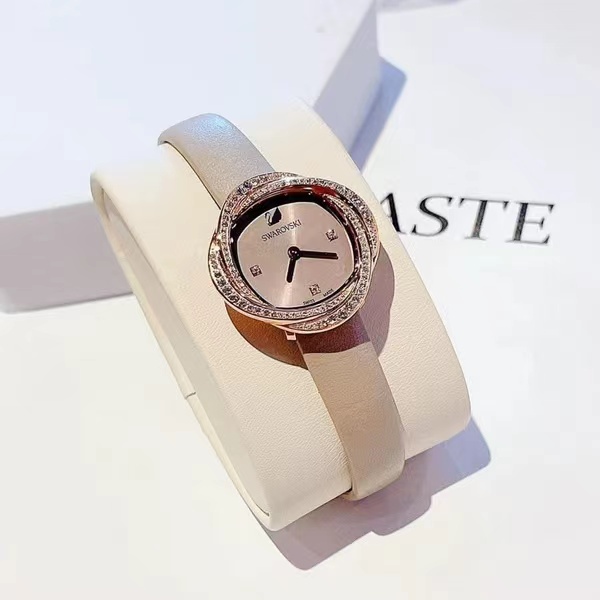 ผู้หญิงแฟชั่น Casual Swan Rhinestone หนังนาฬิกาควอตซ์