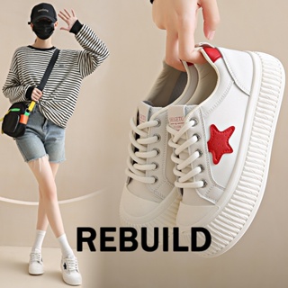 REBUILD รองเท้าผ้าใบผู้หญิง สีขาว พื้นหนา รองเท้าผ้าใบส้นสูงส้นหนา รองเท้าแฟชั่น ผูกเชือก 2023 NEW 36Z230908