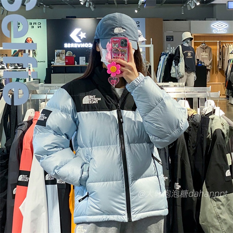 The North Face ของแท้ 100% เสื้อแจ็กเก็ตลําลอง ปักลายโลโก้ กันลม กันน้ํา ให้ความอบอุ่น แฟชั่นสําหรับผู้ชาย และผู้หญิง