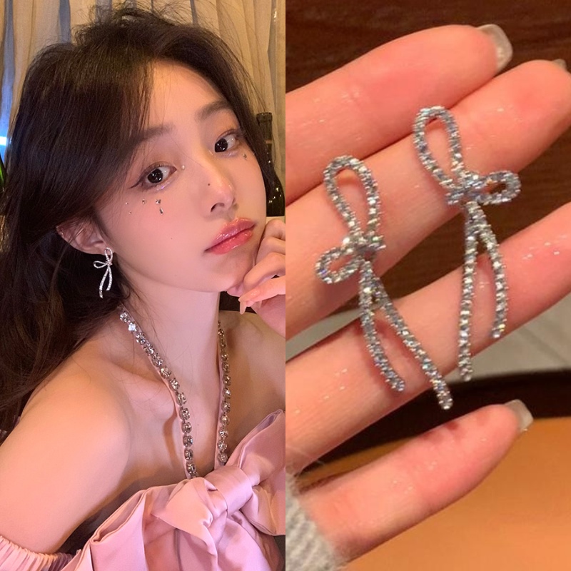ส925 เงินเข็มโบว์ต่างหูผู้หญิง สุด ๆ ประกาย พลอยเทียม ต่างหูโบว์พร้อมโซ่เพชร