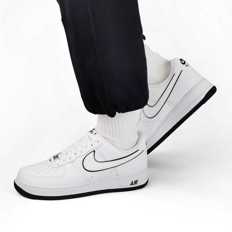 Nike Air Force 1 รองเท้าผ้าใบหุ้มข้อสีขาวและดำ แนวโน้ม