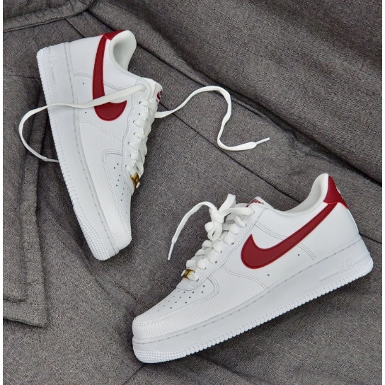ของแท้ 100 % Nike Air Force 1 Low Team Red สีขาวแดง รองเท้า light