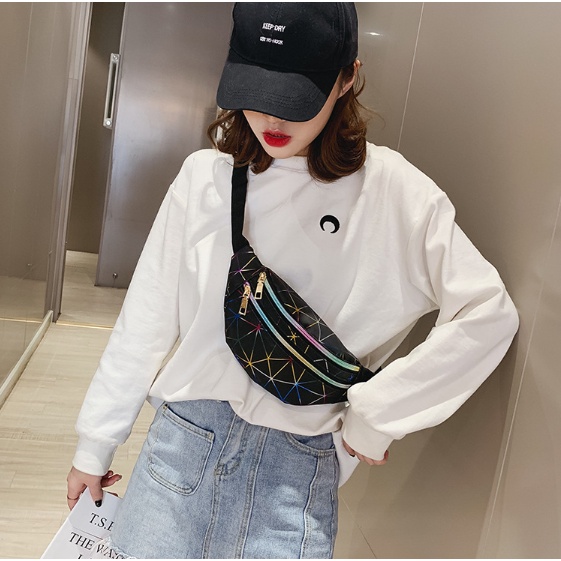 กระเป๋าคาดอก ลายยอดฮิต สุดเท่ ***ในกรณีขึ้น Flash Sales จะไม่มีประกัน**