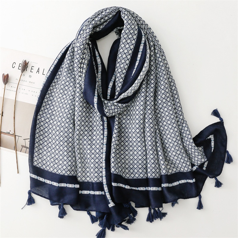 ผ้าพันคอ ผ้าคลุมไหล่ ประดับพู่ ทรงกลม สีเข้ม แฟชั่นสําหรับผู้หญิง