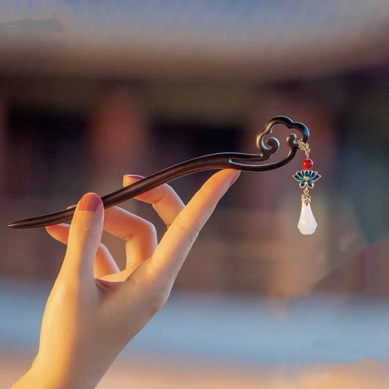 กิ๊บติดผมไม้ จี้รูปดอกบัว สีดํา แบบเรียบง่าย สไตล์โบราณ แฟชั่นฤดูร้อน สําหรับเด็กผู้หญิง 2023