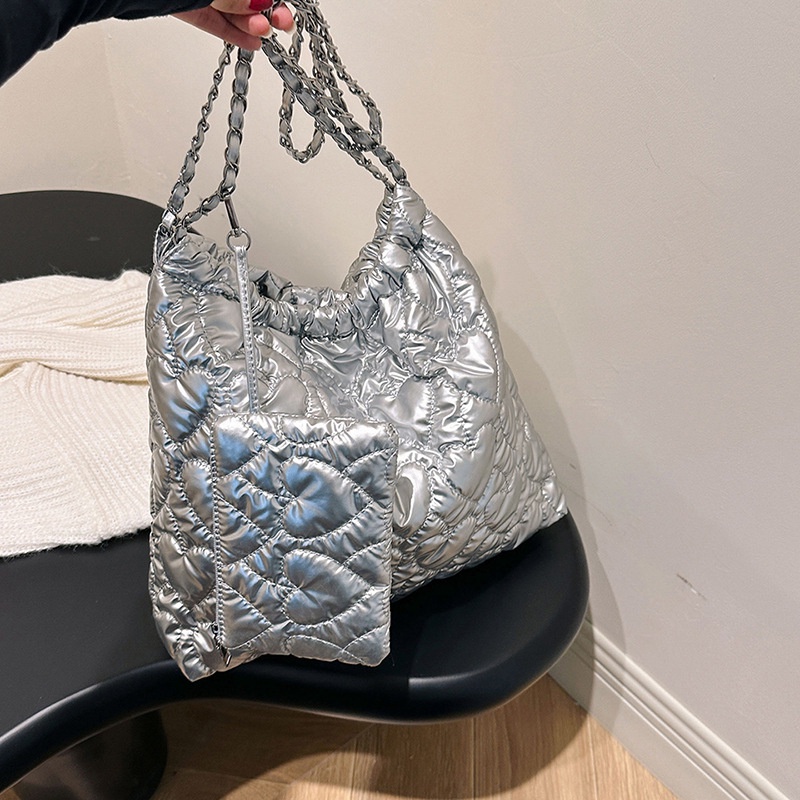 Fansty PU หนังหัวใจ Padding Quilted Puffy กระเป ๋ าสะพายไหล ่ ผู ้ หญิง Retro Chain Crossbody กระเป ๋ าถังกระเป ๋ าถือและกระเป ๋ าสตางค ์