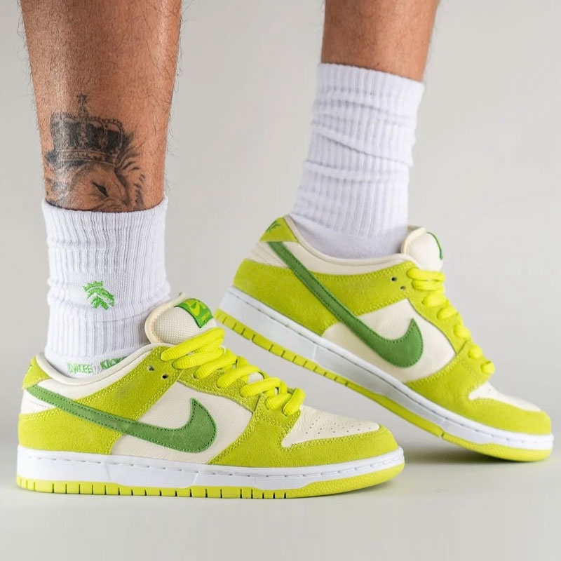 (ส่งฟรี) Nike SB Dunk Low Green Apple ผ้าใบของแท้ 100% วิ่ง  nike รองเท้า Hot sales