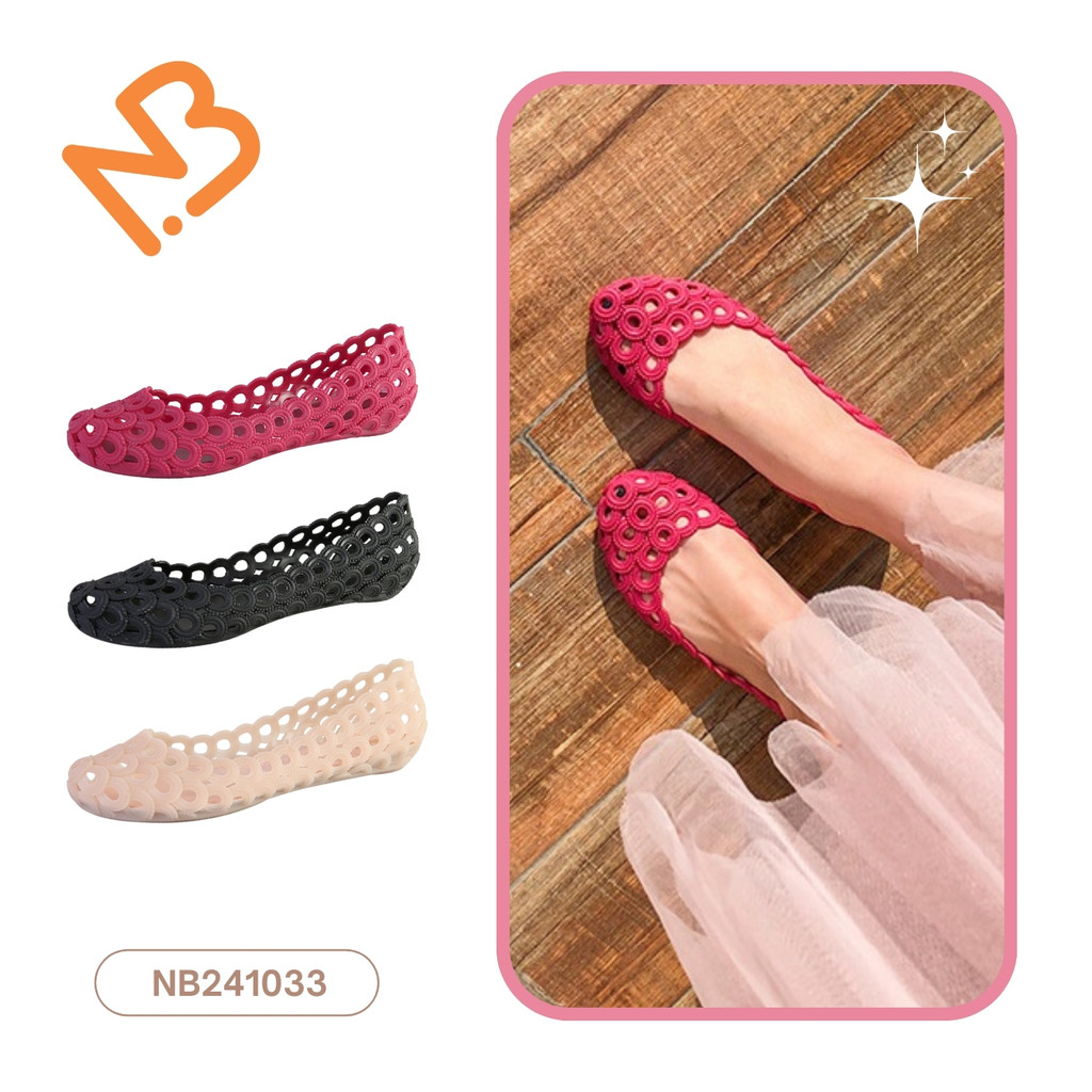 รองเท้าคัชชูยาง แต่งลายฉลุกลม ทรงเท้าเรียวสวย มี 3 สี ไซส์ 36-40