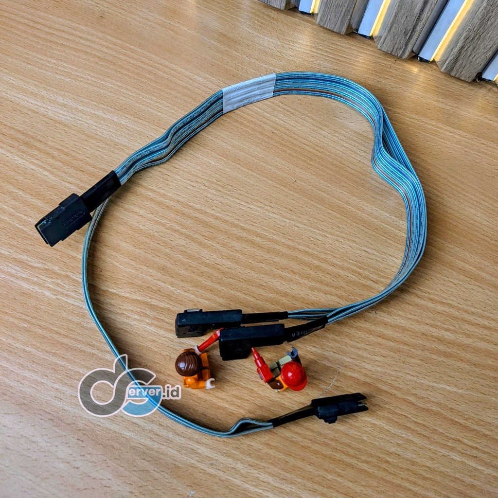 สาย SAS ขนาดเล็ก HP ProLiant DL380P G8 660705-001