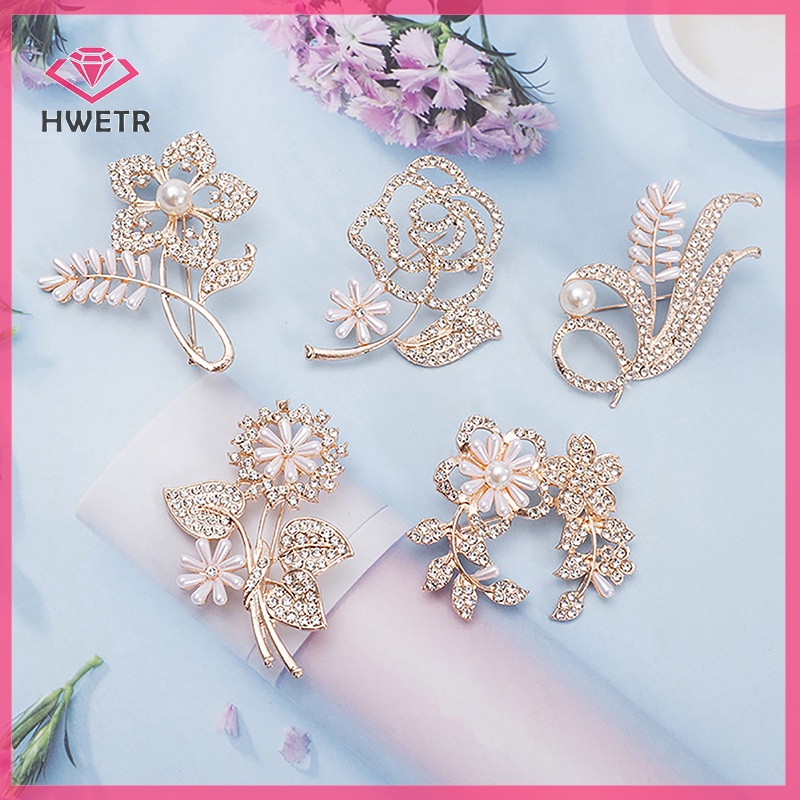 Hwetr เข็มกลัดช่อดอกไม้ โลหะผสม ประดับมุก พลอยเทียม สไตล์วินเทจ เครื่องประดับ สําหรับผู้หญิง งานแต่งงาน