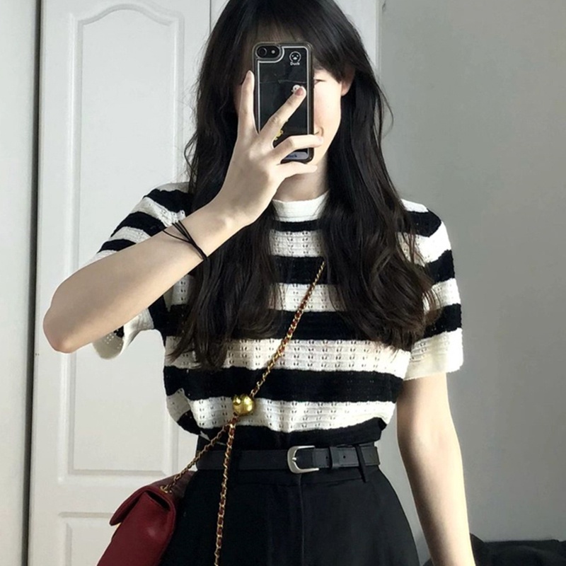 เสื้อยืดแขนสั้น ผ้าถัก ลายทาง แฟชั่นฤดูร้อน สําหรับผู้หญิง