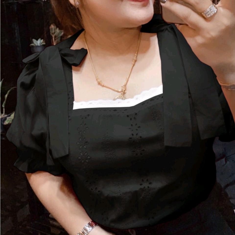 เสื้อผ้าฉลุลายดอกไม้ ผูกโบว์ไหล่ อก 42-46" นิ้ว