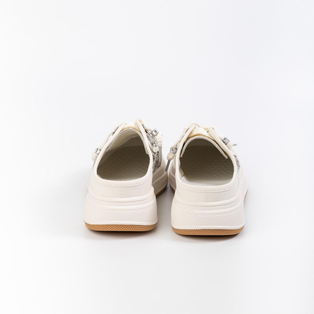 PLAYBOY Mule Sneakers รองเท้าผ้าใบเปิดส้น  รุ่น ST-H244C1194-WH (เท้าอูมควร+1ไซส์) ดีไซน์ลายกราฟฟิคโลโก้ แต่งสายเชือกรอง