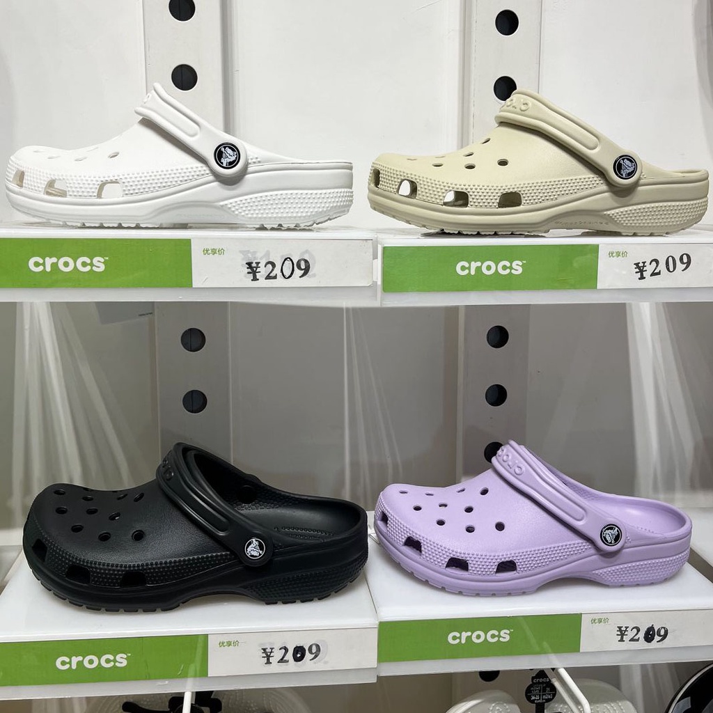 Crocs Unisex Classic Clog สีกระดูกกลางแจ้ง Wading Hole รองเท้าชายหาดน้ําหนักเบา Breathable เหมาะสําหรับการเดินทาง#10001