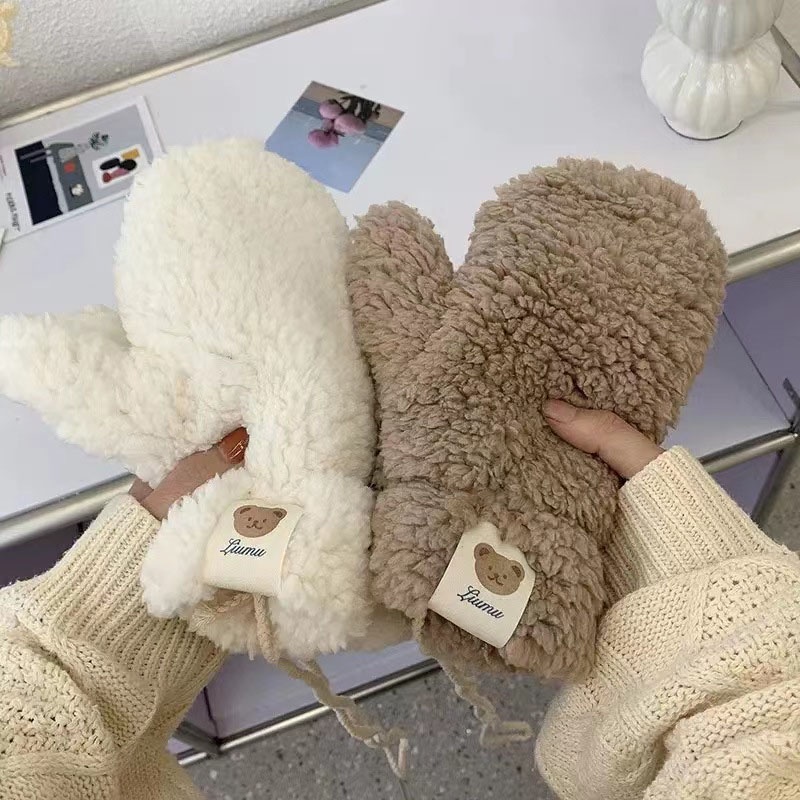 ถุงมือ ผ้ากํามะหยี่ขนนิ่ม หนา ปักลายหมี ให้ความอบอุ่น เหมาะกับฤดูหนาว กลางแจ้ง สําหรับผู้หญิง นักเรียน