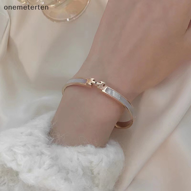 Rten สร้อยข้อมือ กําไลข้อมือ เหล็กไทเทเนียม จี้ตัวอักษร H สไตล์เกาหลี เรียบง่าย เครื่องประดับแฟชั่น สําหรับผู้หญิง ของขวัญ N