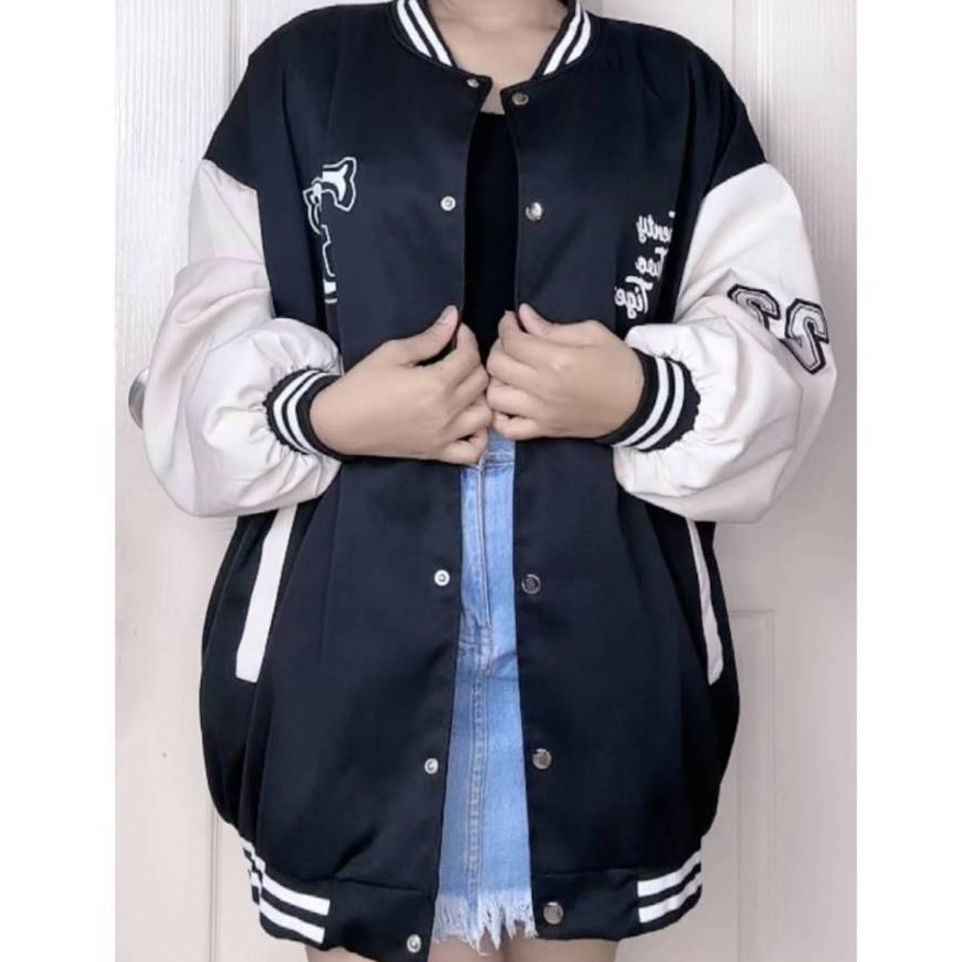 เสื้อแจ็คเก็ตแขนยาว Oversize สกรีนตัว T ผ้าร่ม กระดุมหน้า มีกระเป๋าข้าง ใส่ได้ทุกโอกาส พร้อมส่ง B09