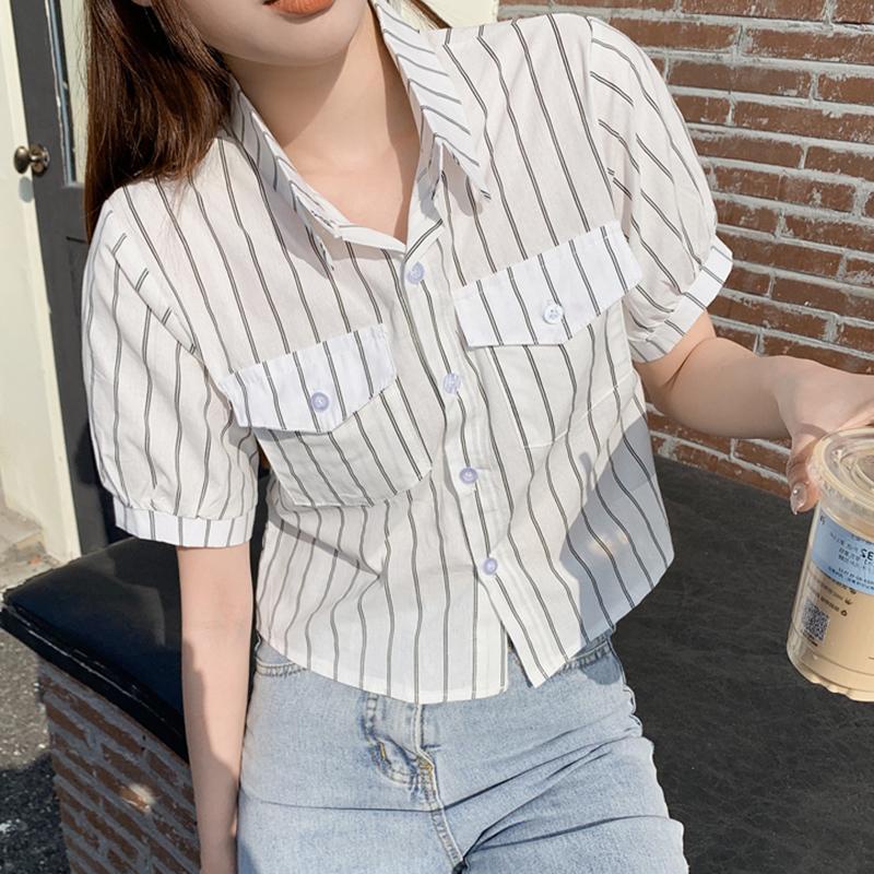 Dahong💖 เสื้อเชิ๊ตตัวสั้นทรงสลิมฟิต เสื้อเชิ้ตชีฟองแขนสั้น ลายทางตรง คอปก แนววินเทจสไตล์ น่ารัก มีทั้งหมด2สี W264