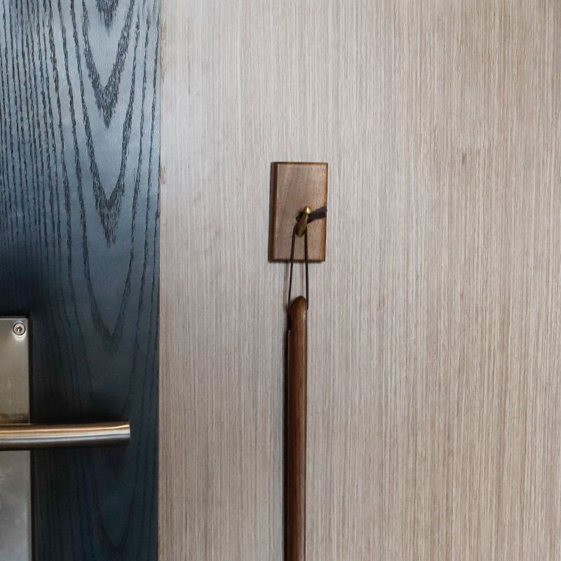 ♚แตรรองเท้า♚ ไม้เนื้อแข็งด้ามยาวย่างรองเท้าวอลนัทสีดําขยาย แตรรองเท้า หญิงตั้งครรภ์สวมใส่รองเท้ายาวพิเศษรองเท้ายกครัวเรือนรองเท้าปั๊ม - รูปที่ 2