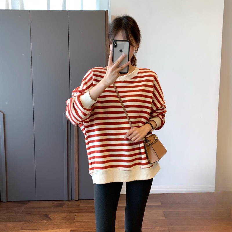[พร้อมส่ง] เสื้อกันหนาวแขนยาว ผ้ากํามะหยี่ แบบหนา ลายทาง ขนาดใหญ่ สไตล์เกาหลี