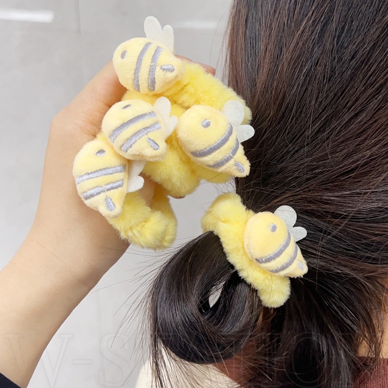 ยางรัดผม ตุ๊กตาผึ้งน่ารัก สีครีม สีเหลือง / ยางรัดผม ตุ๊กตา ยืดหยุ่น เด็กผู้หญิง / ที่ใส่ผมหางม้า สําหรับเด็กผู้หญิง / เครื่องประดับผมประจําวัน / ที่คาดผม ฤดูใบไม้ร่วง ฤดูหนาว