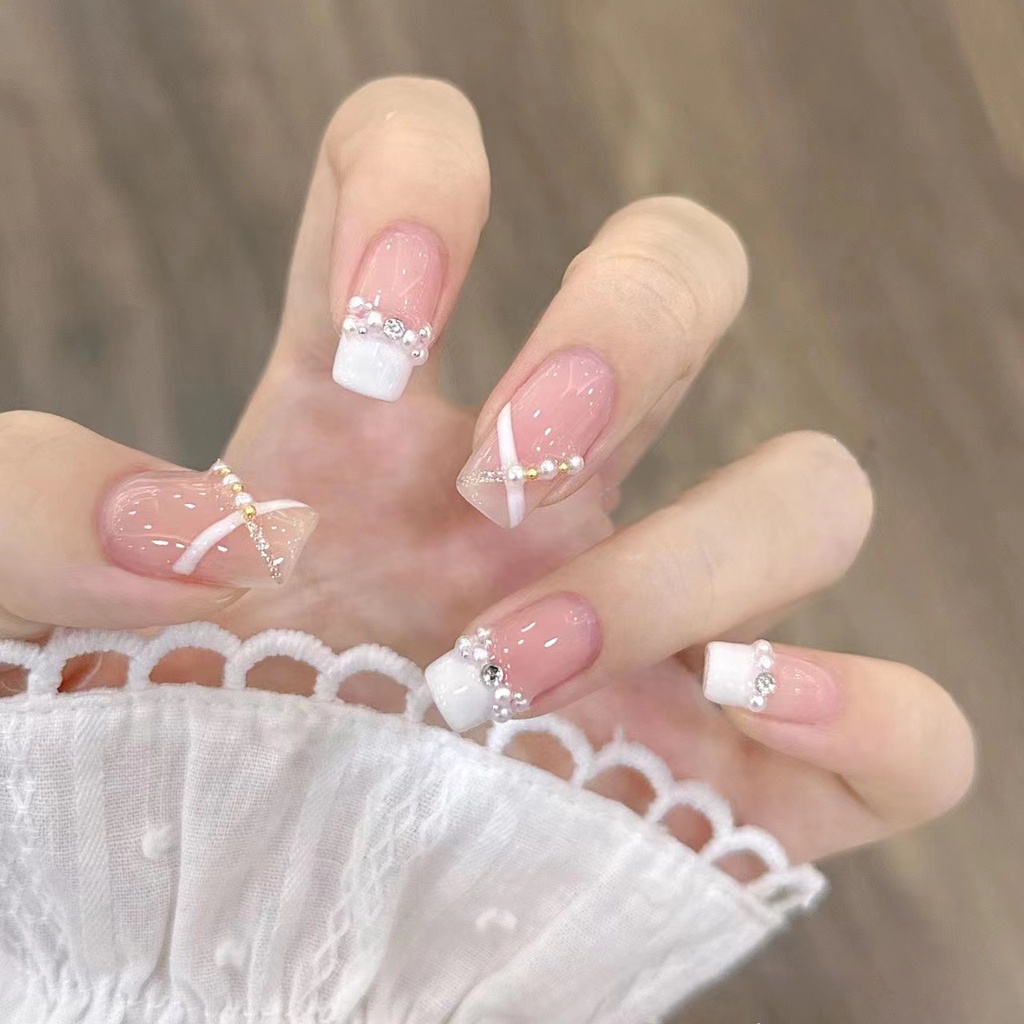 HANDMADEArtificial Nail Gentle French Milky White Nude Pink Color Contrast Pearl Line มือวาด Phototherapy Nails เล็บนํากลับมาใช้ใหม่และถอดได้