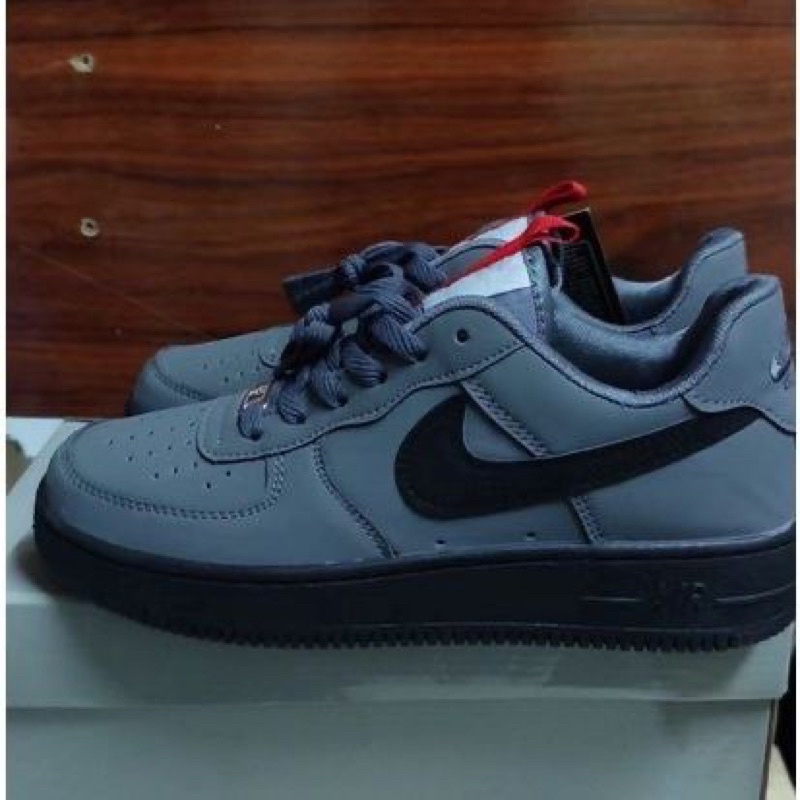 NIKE AIR FORCE 1 LOW GREY BLACK SOLE