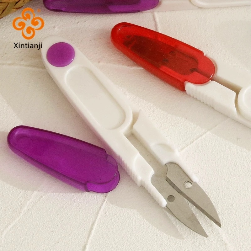 กรรไกรตัดเส้นด้าย รูปตัว U ขนาดเล็ก สุ่มสี พร้อมฝาครอบ สําหรับตัดลวดปลา DIY 1 ชิ้น