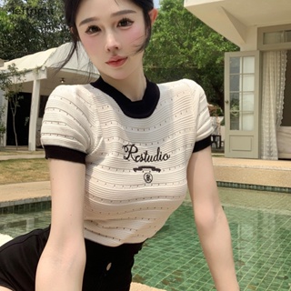 เสื้อครอปท็อปแขนสั้น คอกลม ผ้าถัก ฉลุลาย สีคอนทราสต์ แฟชั่นฤดูร้อน สําหรับผู้หญิง