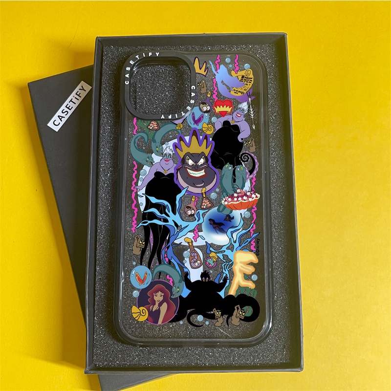 Casetify X Disney Villains Ursula เคสโทรศัพท์มือถืออะคริลิคแข็ง แบบแม่เหล็ก ขอบสีดํา ใส ปิดด้านหลัง 