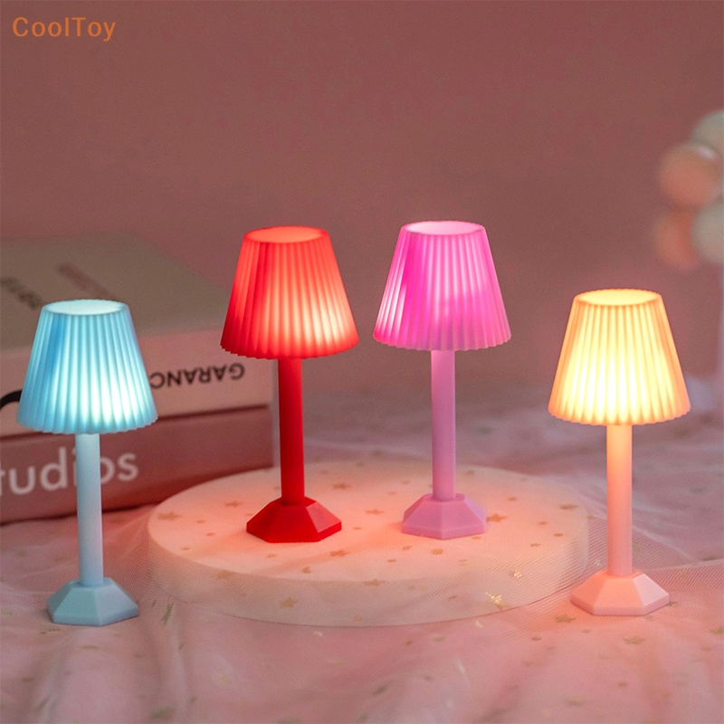 Cooltoy โคมไฟตั้งโต๊ะ LED ขนาดเล็ก 1:12 สําหรับตกแต่งบ้านตุ๊กตา
