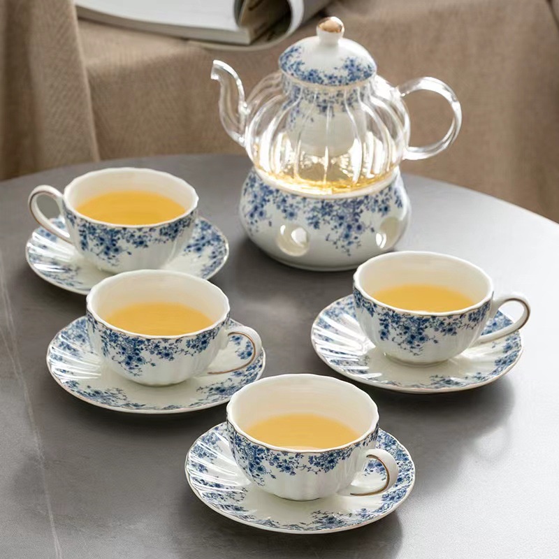 ชุดน้ําชายามบ่ายอังกฤษชุดถ้วยกาแฟพอร์ซเลนสีฟ้าและสีขาวหม้อชาหอมพร้อมฐานชุดถ้วยย้อนยุคและจานรองหม้อชาหม้อกาแฟของขวัญ