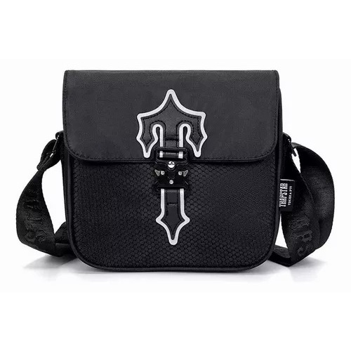 Trapstar กระเป๋าสะพายข้าง ผ้าออกซ์ฟอร์ด ลายแบรนด์ TRAPSTAR สีดํา สไตล์ฮิปฮอป สตรีท ยุโรป และอเมริกา