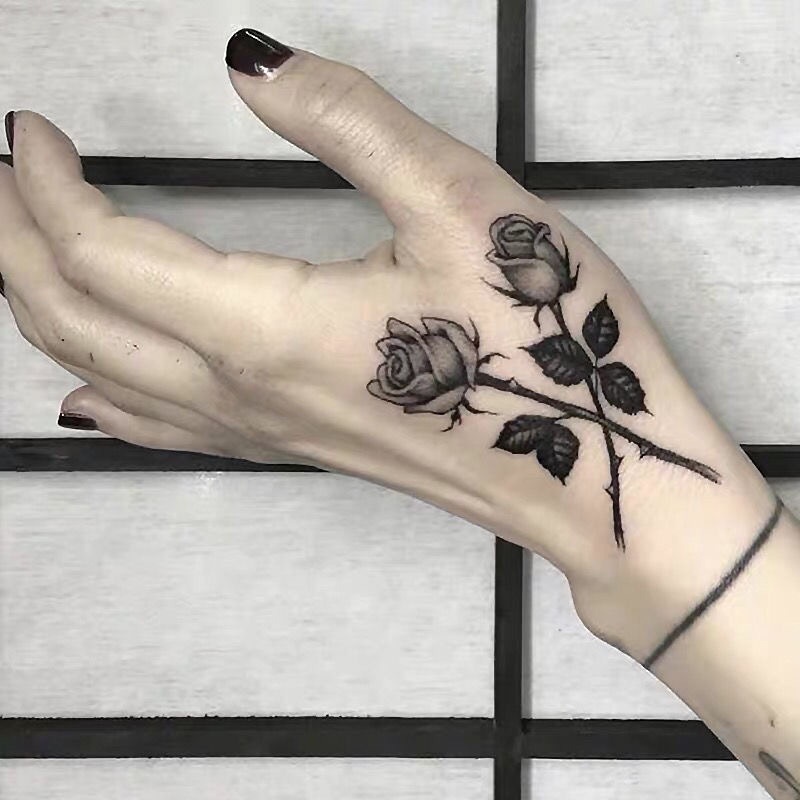 COD-พร้อมส่ง1บาทสติ๊กเกอร์รอยสักชั่วคราวกันน้ำแฟชั่นสีดำดอกกุหลาบลายหัวใจติดทนนานของแถมลูกค้าขายส่ง
