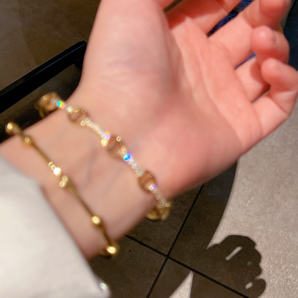 สร้อยข้อมือ จี้ตัวอักษร D ฝังเพทาย ขนาดเล็ก หรูหรา เรียบง่าย เครื่องประดับ แฟชั่นฤดูใบไม้ผลิ และฤดูร้อน สําหรับผู้หญิง