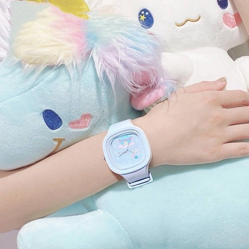 Sanrio นาฬิกาข้อมือควอตซ์แฟชั่น สายซิลิโคน กันน้ํา ลายการ์ตูน Kuromi Melody KT Cinnamon Pudin Dog ของขวัญ สําหรับเด็กนักเรียน