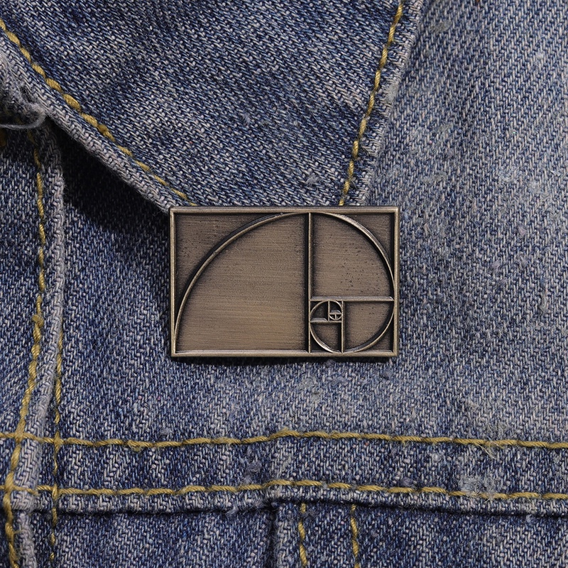 Golden Ratio Fibonacci เข็มกลัด รูปตัวเลข กราฟฟิค สําหรับติดกระเป๋าเป้สะพายหลัง เสื้อผ้า