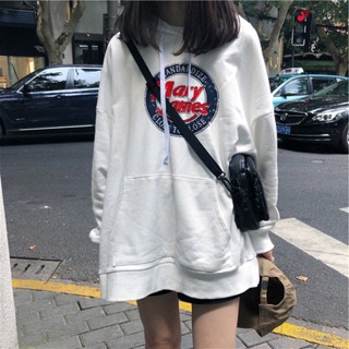 [พร้อมส่ง] เสื้อแจ็กเก็ตกันหนาว แขนยาว มีฮู้ด ทรงหลวม พิมพ์ลาย สไตล์เกาหลี ฮาราจูกุ แบบบาง เหมาะกับฤดูใบไม้ผลิ และฤดูใบไม้ร่วง สําหรับผู้หญิง