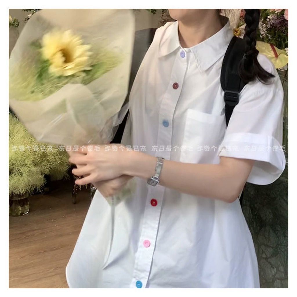 (จัดส่งจากกรุงเทพฯ) ฤดูร้อนรูปแบบใหม่ รุ้ง ปุ่ม สีขาว ของผู้หญิง หลวม เสื้อ ราคา ถูกที่สุด ดีลบีเคเค แกลเลอรีภาพที่ 7