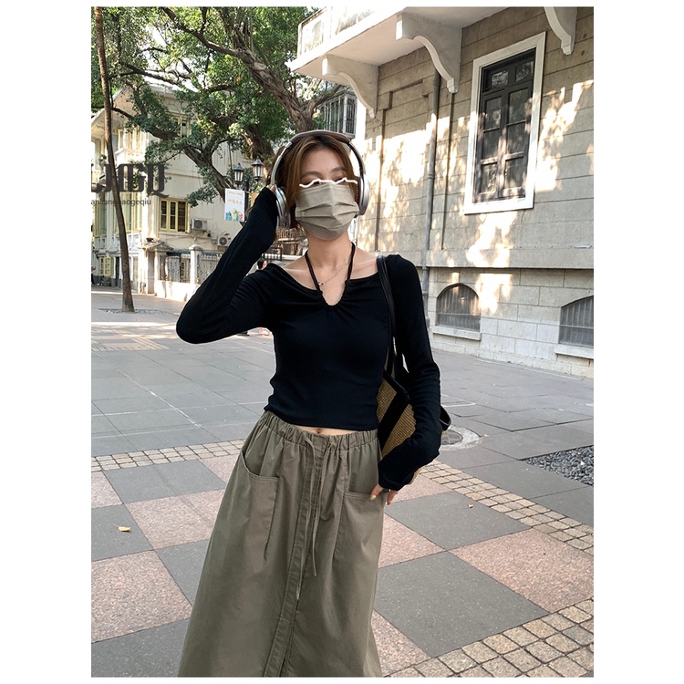 Tian-lianghaogeqiu เสื้อยืดแขนยาว คอวี สีดํา เซ็กซี่ แฟชั่นฤดูใบไม้ผลิ และฤดูใบไม้ร่วง