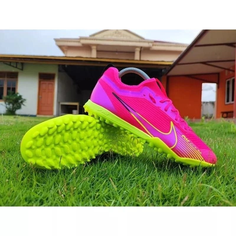 รองเท้าฟุตซอล Sepatu Nike Zoom Mercurial Vapor 15 Pro Pink Blast Volt TF ( TURF ) สันทนาการ