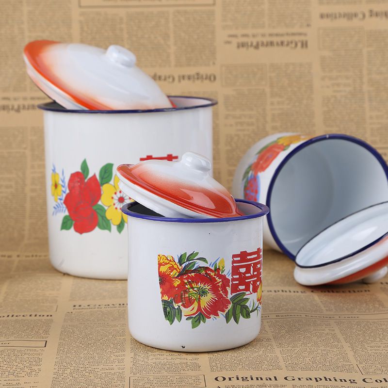 ♛ถ้วยเคลือบ♛ คลาสสิกคิดถึงถ้วยเคลือบกระบอกชาเหล็กพร้อมฝาปิดขนาดใหญ่สํานักงานโรงแรมสมัยเก่าความสุขคู่ถ้วยน้ําแต่งงานกับดอกไม้