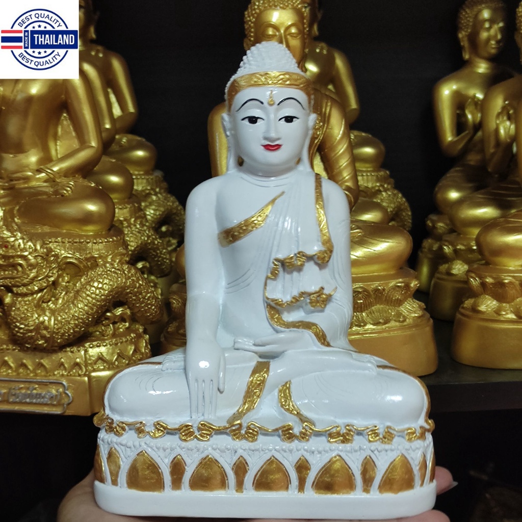 พระพุทธรูปจำลองหยกขาว วัดดอนแก้วจำลององค์จริงจากประเทศพม่านัเป็นพระพุทธรูปที่ศักดิ์สิทธิ์มากอีก1องค์ในประเทศพม่า