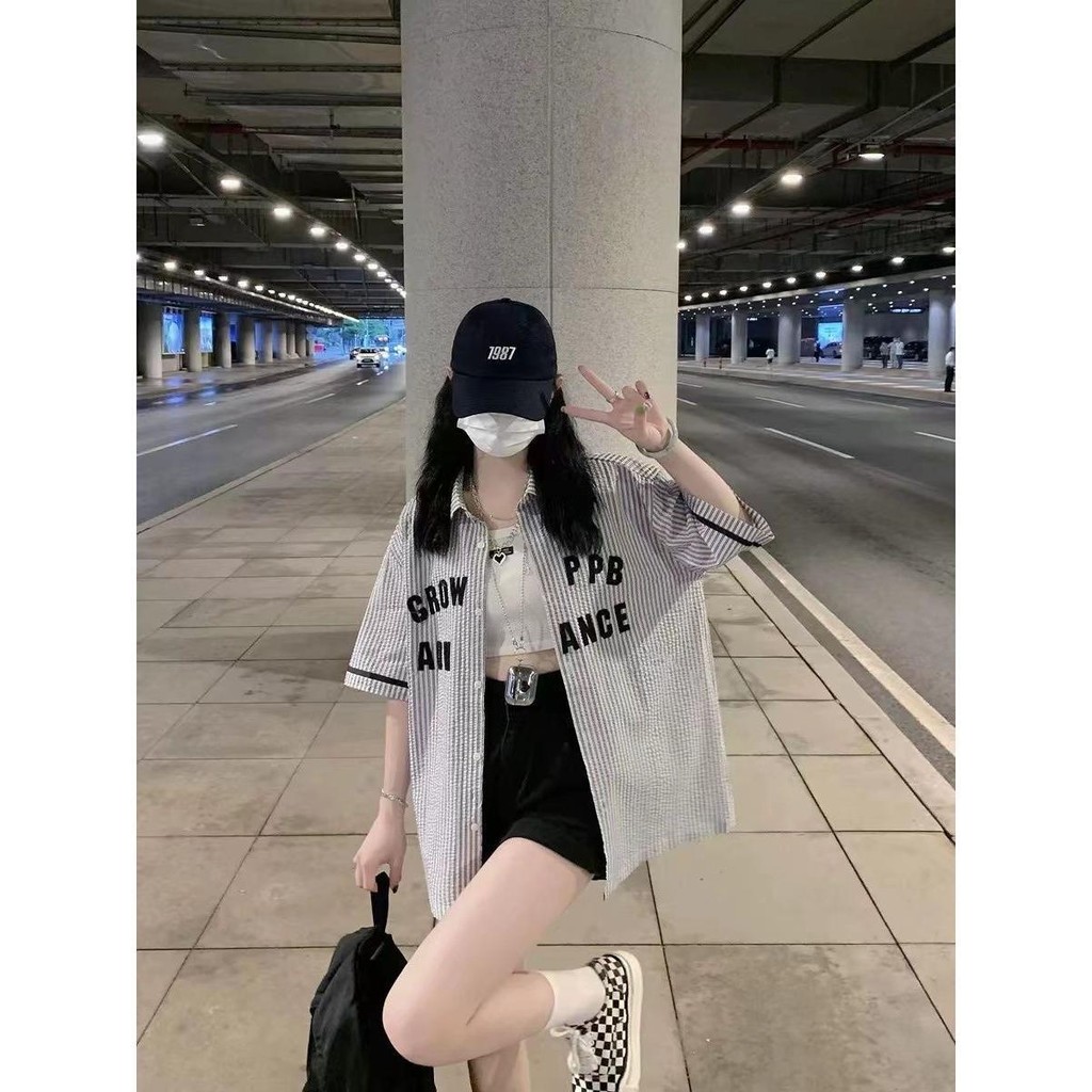 Dahong เสื้อเบลาส์ผู้หญิง oversize เสื้อเชิ้ตโปโล ทรงหลวม ลายทาง แฟชั่นอเมริกันย้อนยุค ลายทาง แฟชั่นอเมริกันย้อนยุค W532 รูปที่ 5