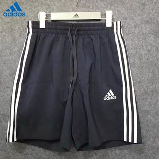 [ขายดี พร้อมส่ง] Adidas กางเกงขาสั้นลําลอง ปักลายโลโก้ ทรงหลวม ใส่สบาย ของแท้ 100% แฟชั่นสําหรับผู้ชาย