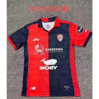 เสื้อกีฬาแขนสั้น ลายทีมชาติฟุตบอล Serie A Cagliari ทีมเหย้า 23-24 ชุดเยือน