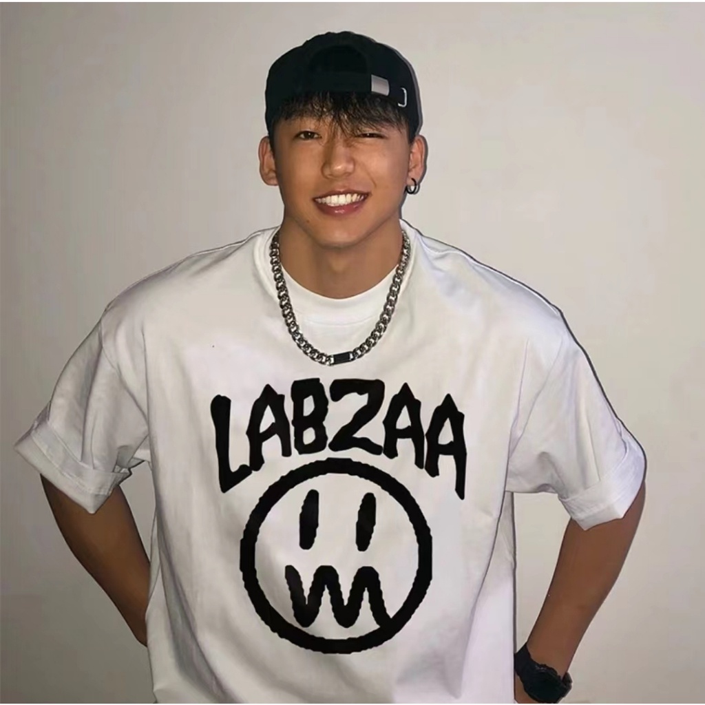 แฟชั่น พร้อมส่ง! เสื้อยืดOversize ผ้าCOTTON100%ลาย"LABZAA" เนื้อผ้าเกรดพรีเมียม คอกลมไม่ยืดไม่ย้วย